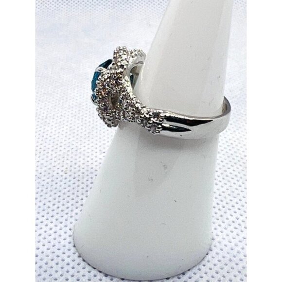 Bomb Party Ring , size 6, blue round stone on a silver band - Picture 4 of 5